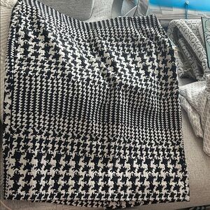 Worthington Black and White Houndstooth Pencil Skirt